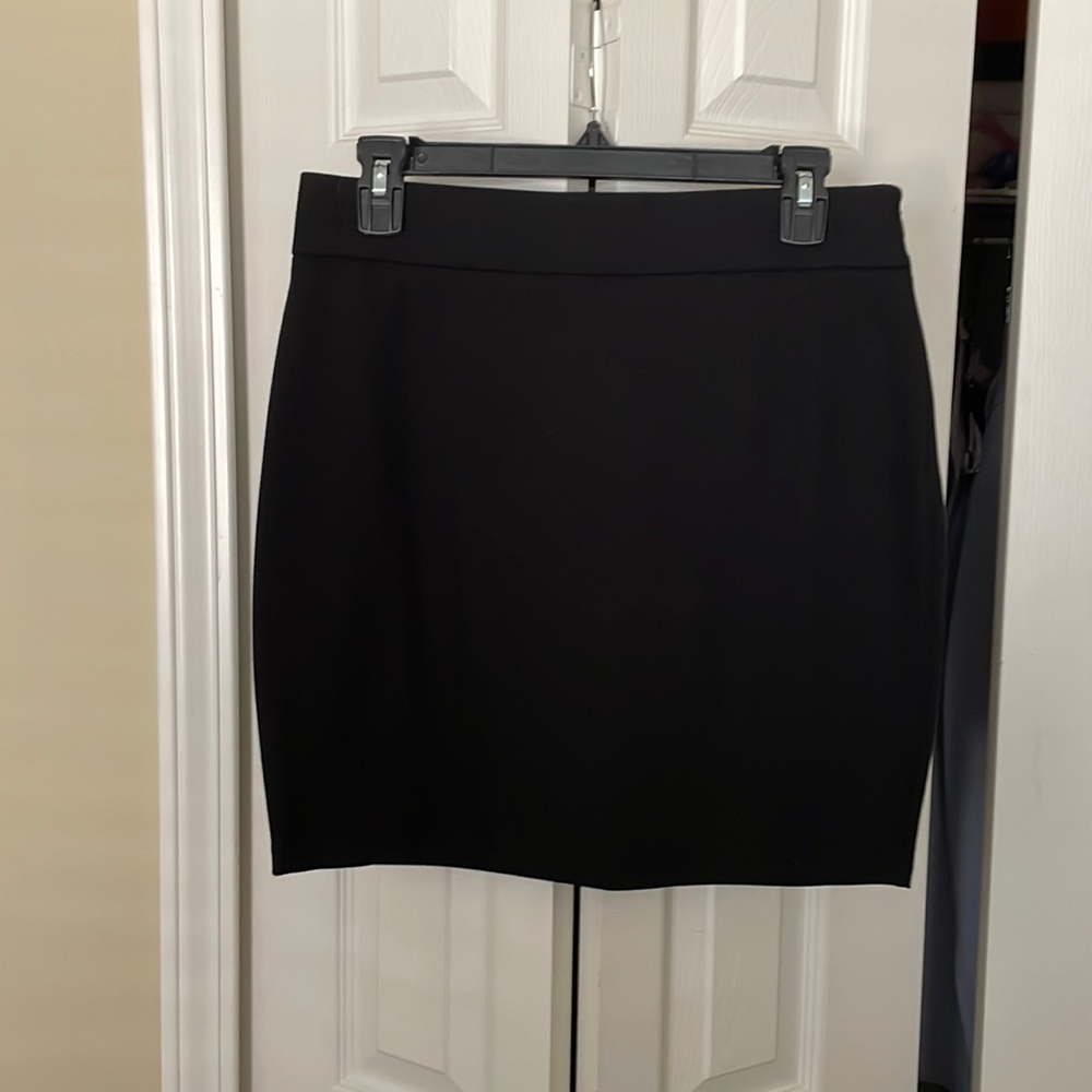 Black mini skirt size 8 elastic waist